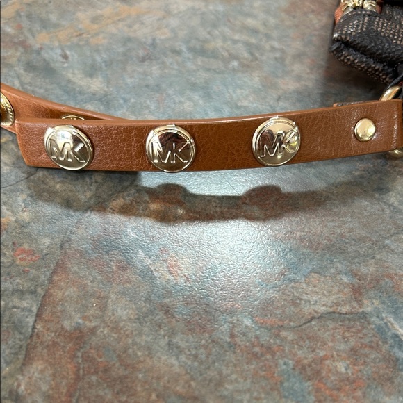 Michael Kors Signature Monogram Belt Bag with Chain Detail Size Medium - Picture 2 of 7